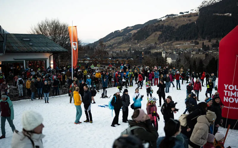 lowres_vertical_up_2026_02_28_c_peakpixelcafe_199.jpg