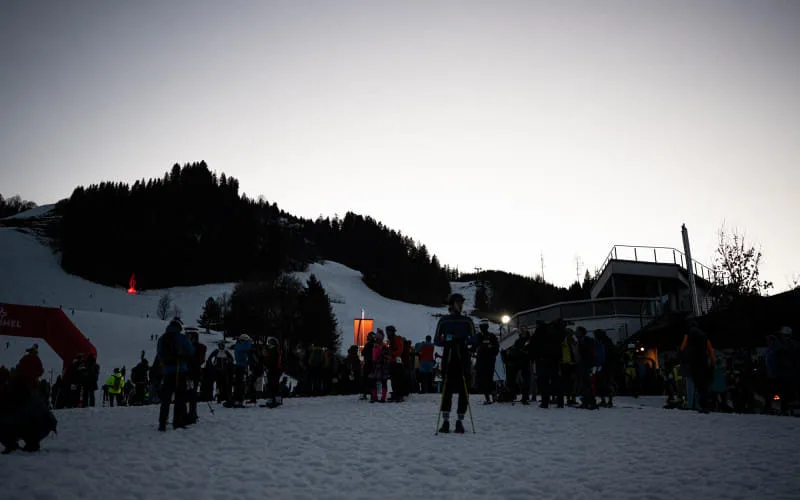 lowres_vertical_up_2026_02_28_c_peakpixelcafe_256.jpg