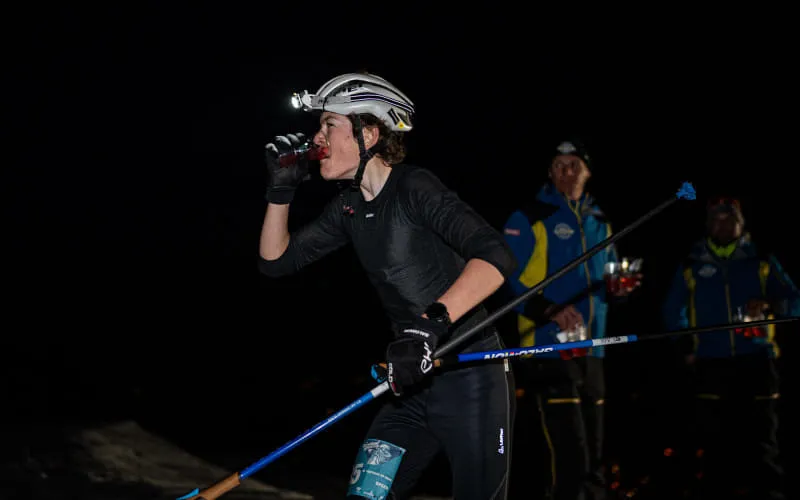 lowres_vertical_up_2026_02_28_c_peakpixelcafe_375.jpg