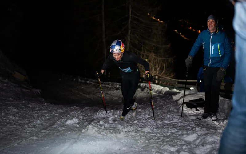 lowres_vertical_up_2026_02_28_c_peakpixelcafe_410.jpg