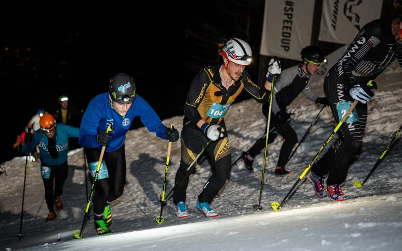 lowres_vertical_up_2026_02_28_c_peakpixelcafe_464.jpg