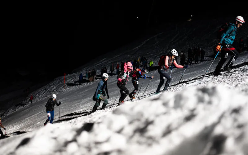 lowres_vertical_up_2026_02_28_c_peakpixelcafe_527.jpg