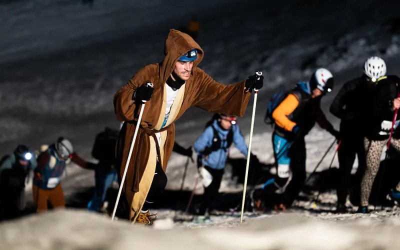 lowres_vertical_up_2026_02_28_c_peakpixelcafe_530.jpg