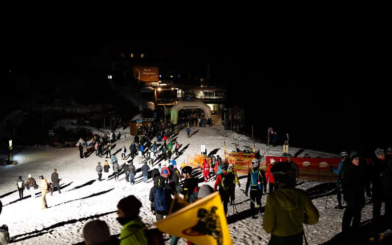 lowres_vertical_up_2026_02_28_c_peakpixelcafe_523.jpg